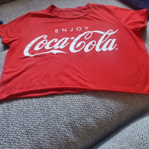 COCA COLA® Cropped Red Tee - Picture 3 of 3